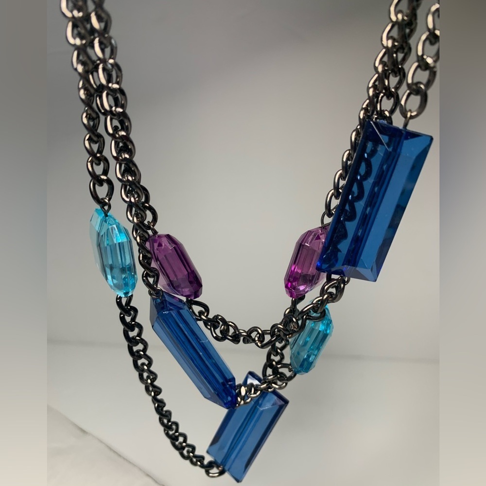 Bass & COMPANY NECKLACE 3 LAYERED STONE STATEMENT PIECE😍